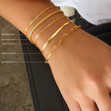 Herringbone bracelet in 18 carat yellow gold vermeil secondary view