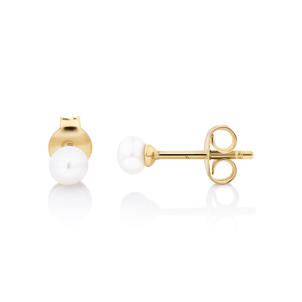 Pearl stud earrings in 18 carat yellow gold vermeil