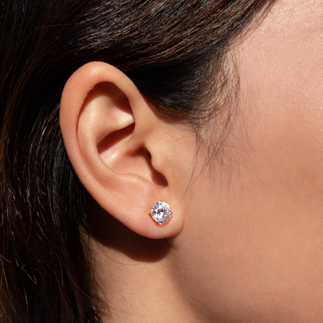 Round Brilliant stud earrings with 2.5 carats* of diamond simulants in 10 carat white gold