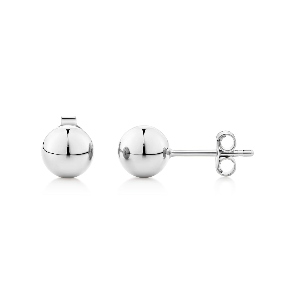 Stud earrings in sterling silver