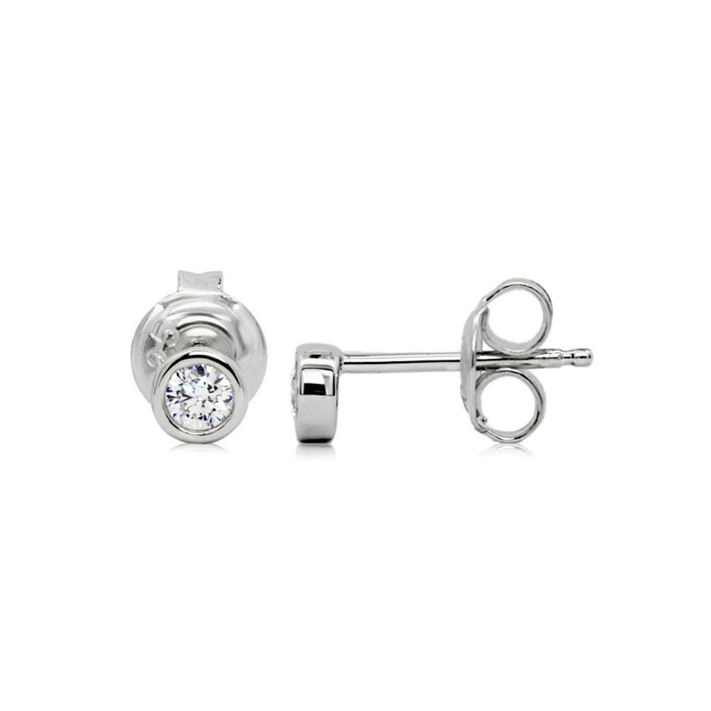 Round Brilliant stud earrings with 0.20 carats* of diamond simulants in sterling silver