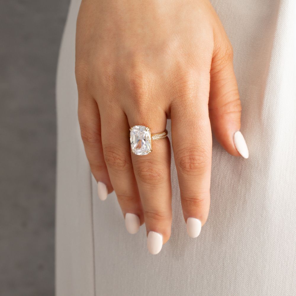 Cushion Radiant and Round Brilliant shouldered engagement ring with 11.64 carats* of diamond simulan