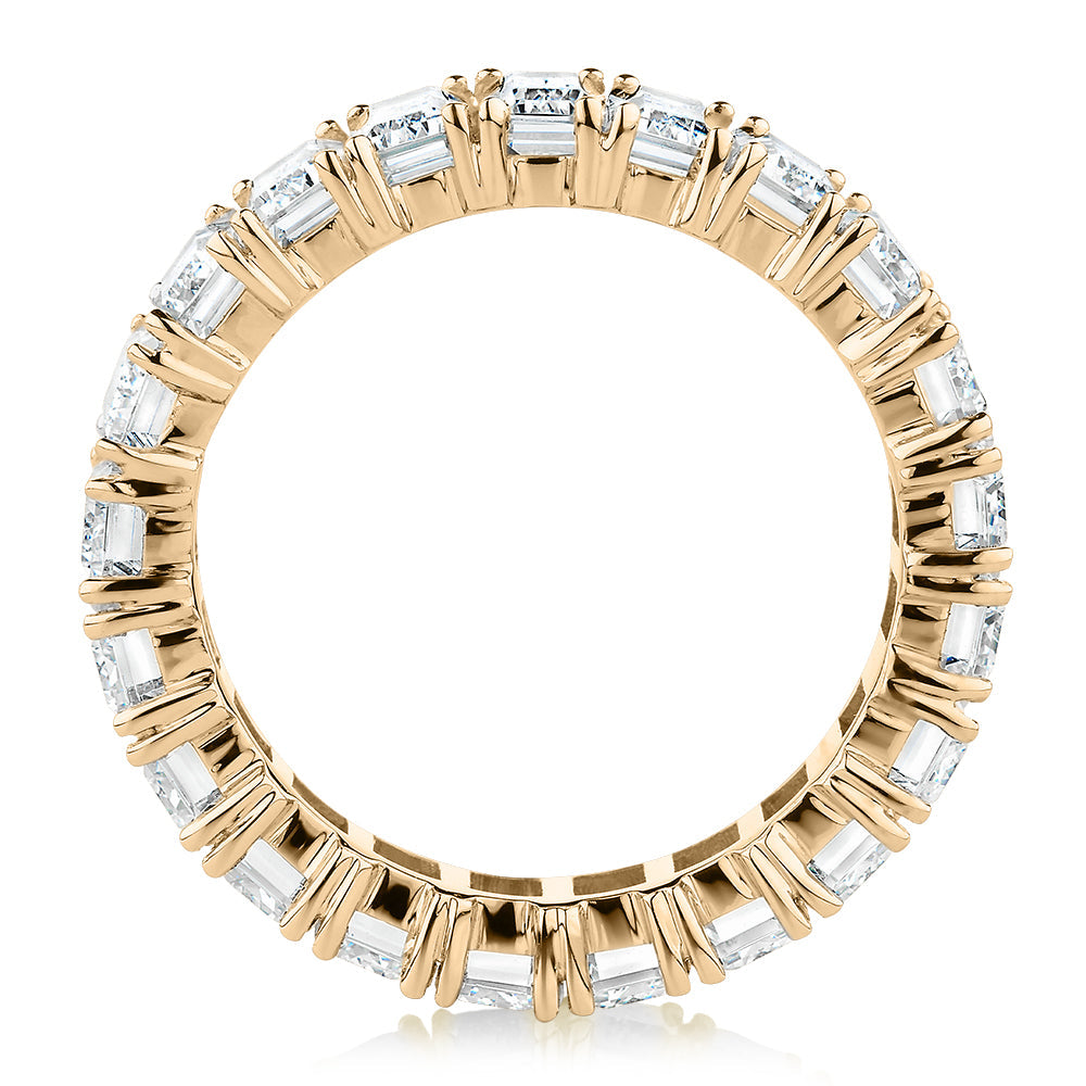 All-rounder eternity band with 6.3 carats* of diamond simulants in 10 carat yellow gold