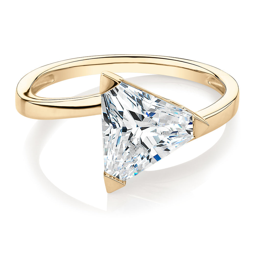 Trilliant solitaire engagement ring with 1.79 carat* diamond simulant in 14 carat yellow gold