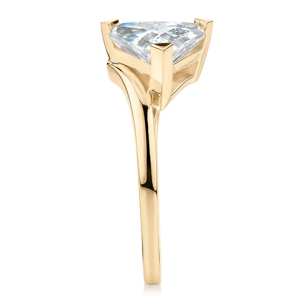 Trilliant solitaire engagement ring with 1.79 carat* diamond simulant in 14 carat yellow gold