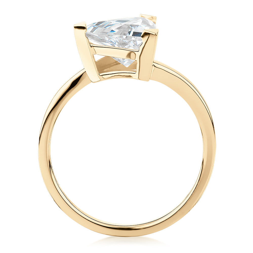 Trilliant solitaire engagement ring with 1.79 carat* diamond simulant in 14 carat yellow gold
