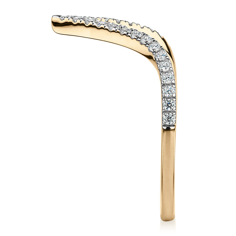Round Brilliant curved wedding or eternity band in 10 carat yellow gold