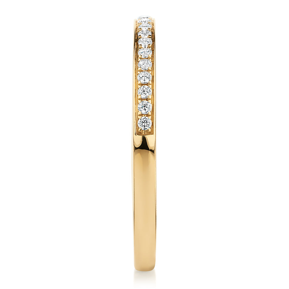 Round Brilliant wedding or eternity band in 14 carat yellow gold