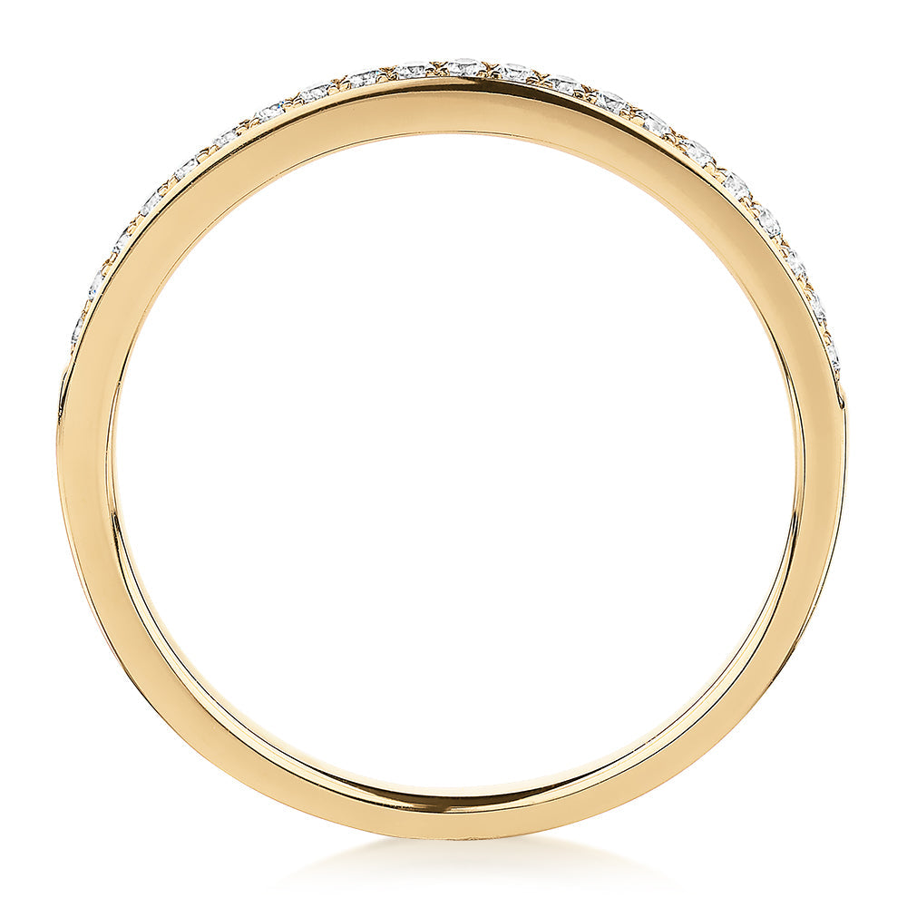 Round Brilliant wedding or eternity band in 14 carat yellow gold