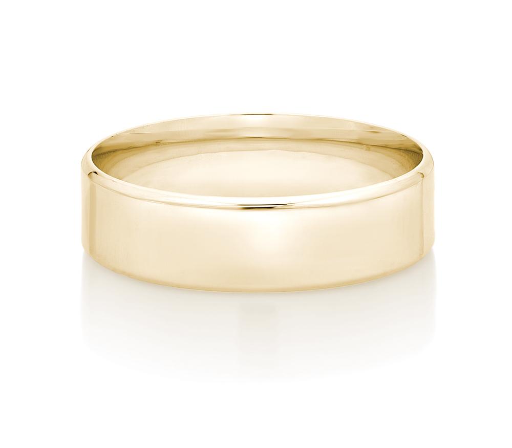 Wedding or eternity band in 9 carat yellow gold
