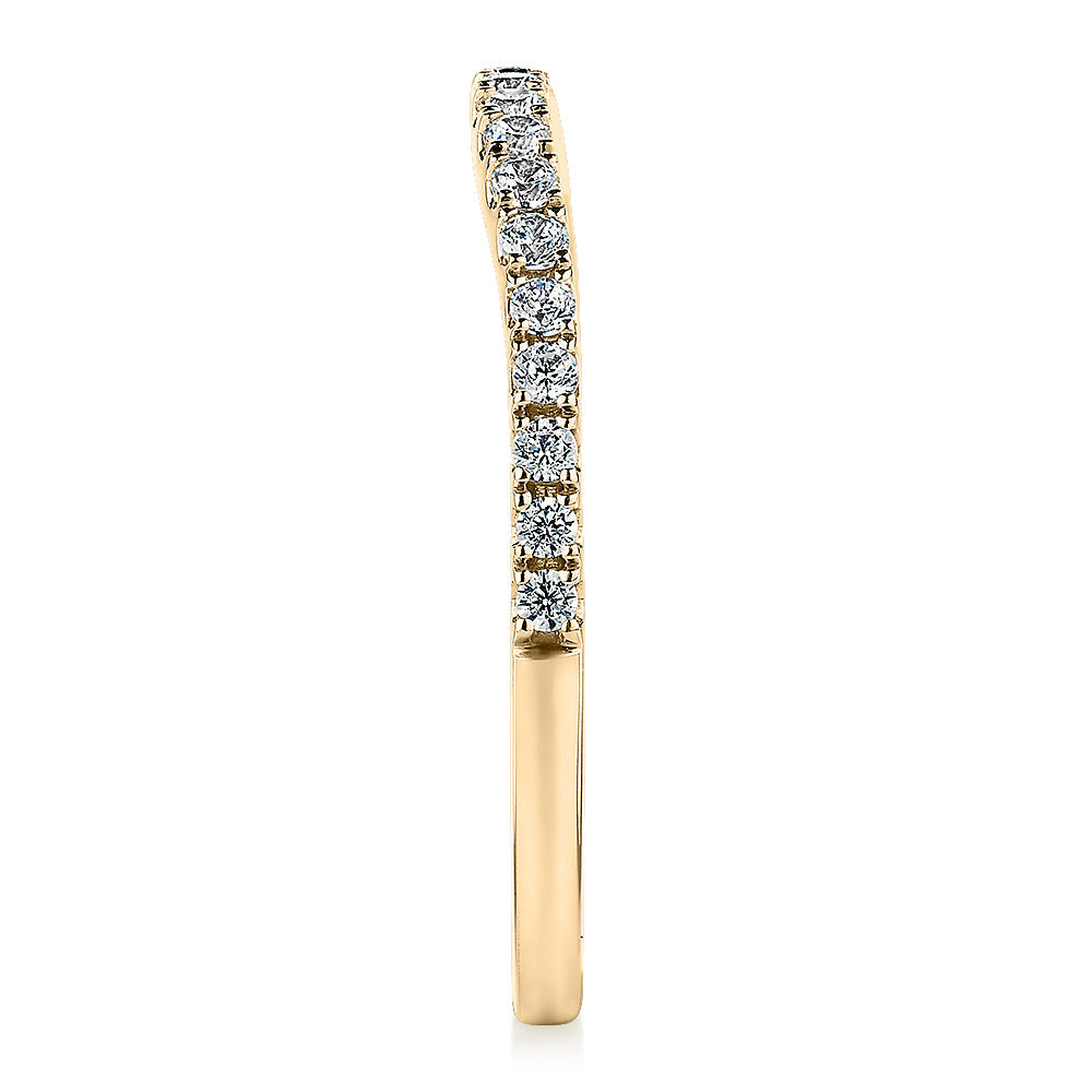 Curved wedding or eternity band in 10 carat yellow gold