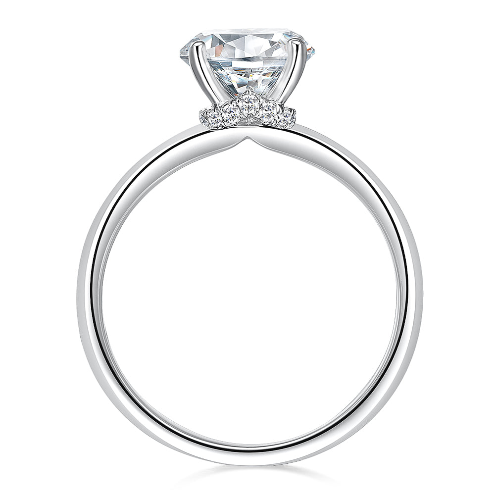 Round Brilliant solitaire engagement ring with 2.11 carats* of diamond simulants in 14 carat white gold