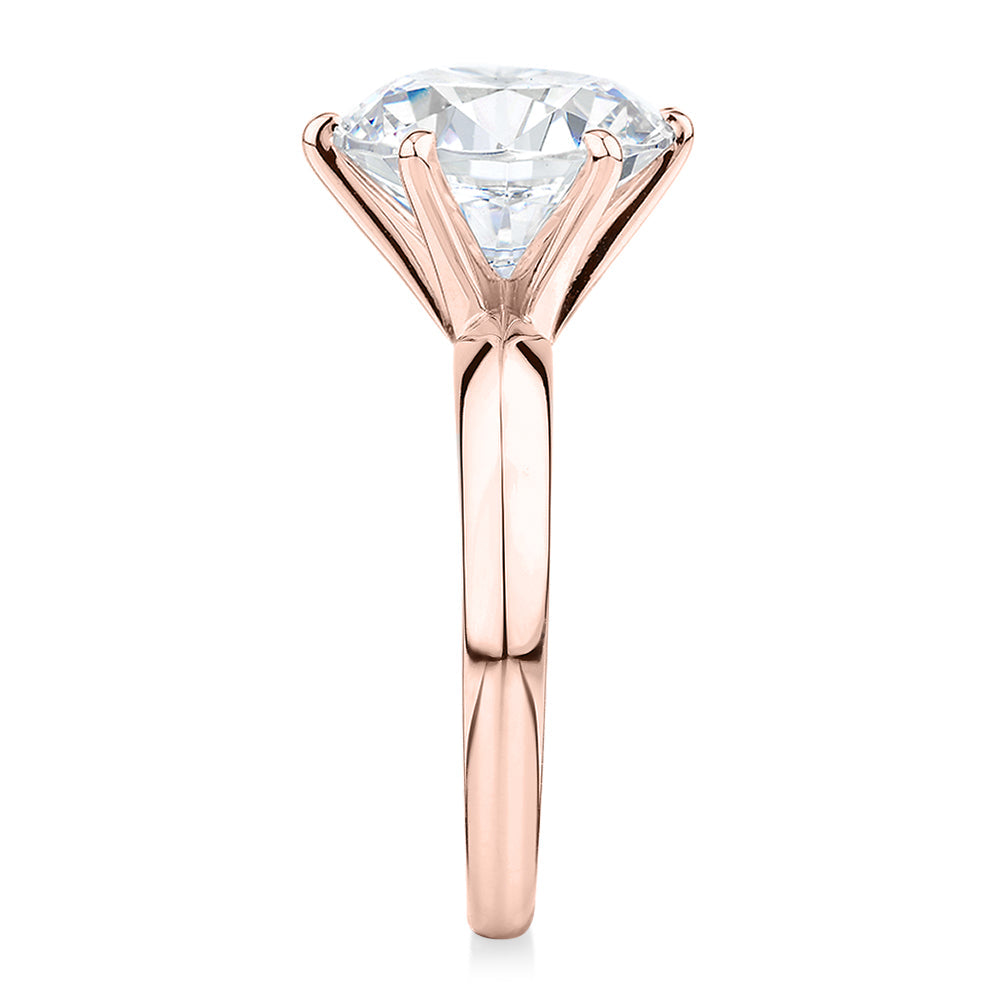 Round Brilliant solitaire engagement ring with 5.49 carat* diamond simulant in 14 carat rose gold