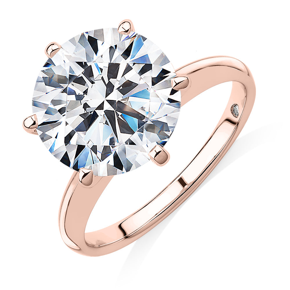 Round Brilliant solitaire engagement ring with 5.49 carat* diamond simulant in 14 carat rose gold