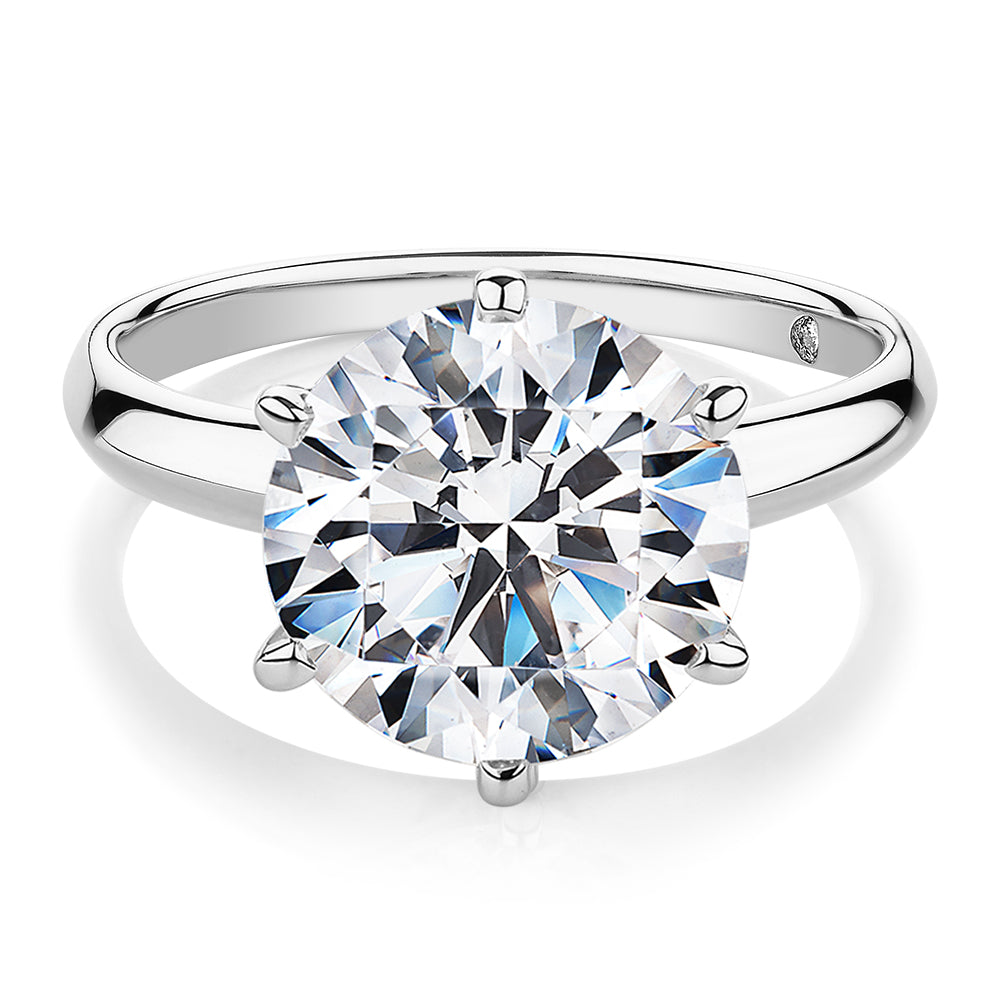 Round Brilliant solitaire engagement ring with 5.49 carat* diamond simulant in 14 carat white gold