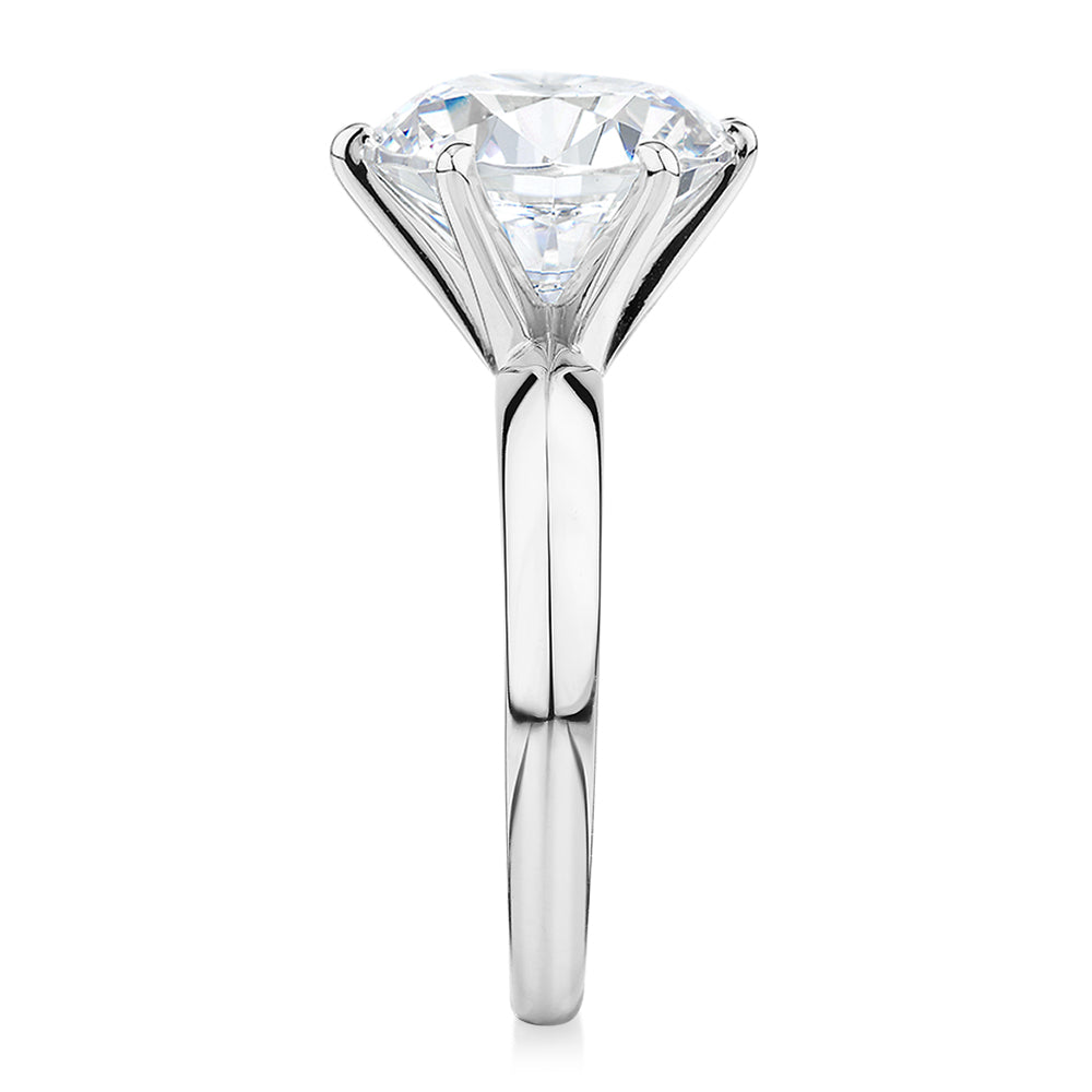 Round Brilliant solitaire engagement ring with 5.49 carat* diamond simulant in 14 carat white gold