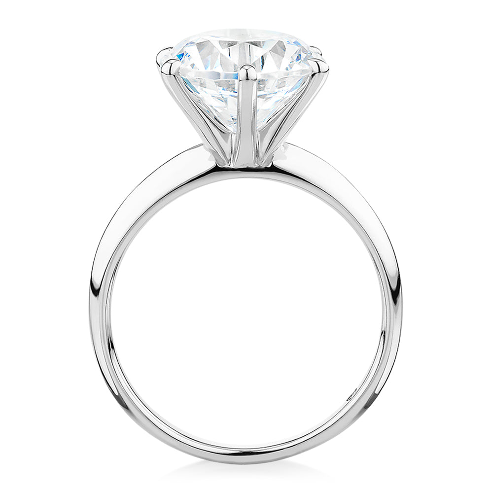 Round Brilliant solitaire engagement ring with 5.49 carat* diamond simulant in 14 carat white gold