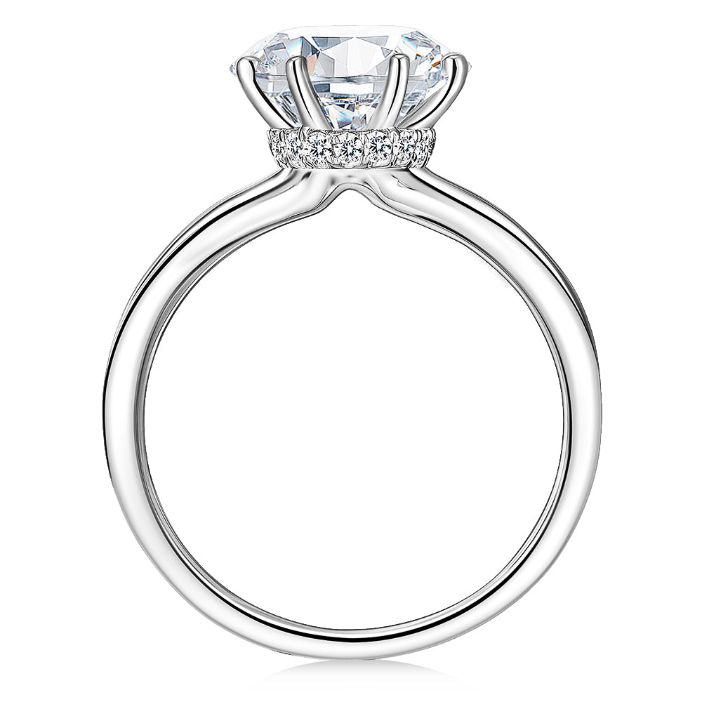 Round Brilliant solitaire engagement ring with 2.2 carat* diamond simulant in 14 carat white gold