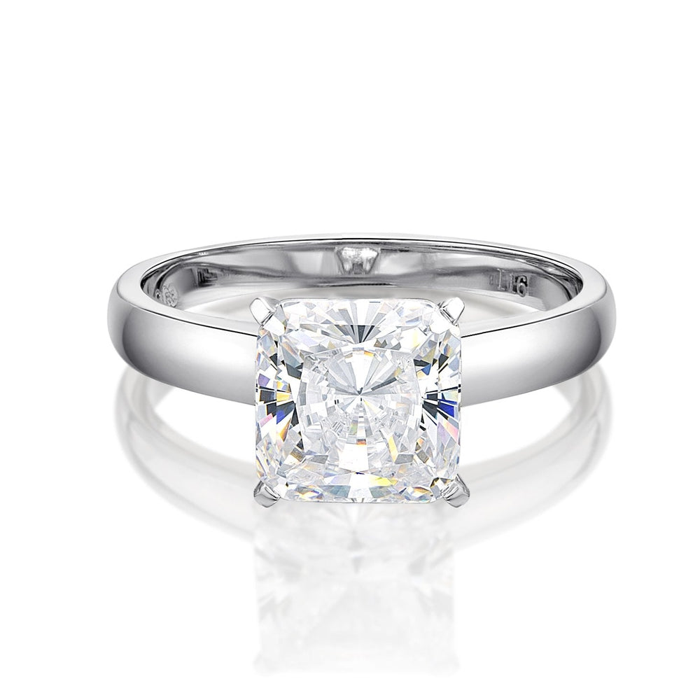 Princess Cut solitaire engagement ring with 2 carat* diamond simulant in 14 carat white gold