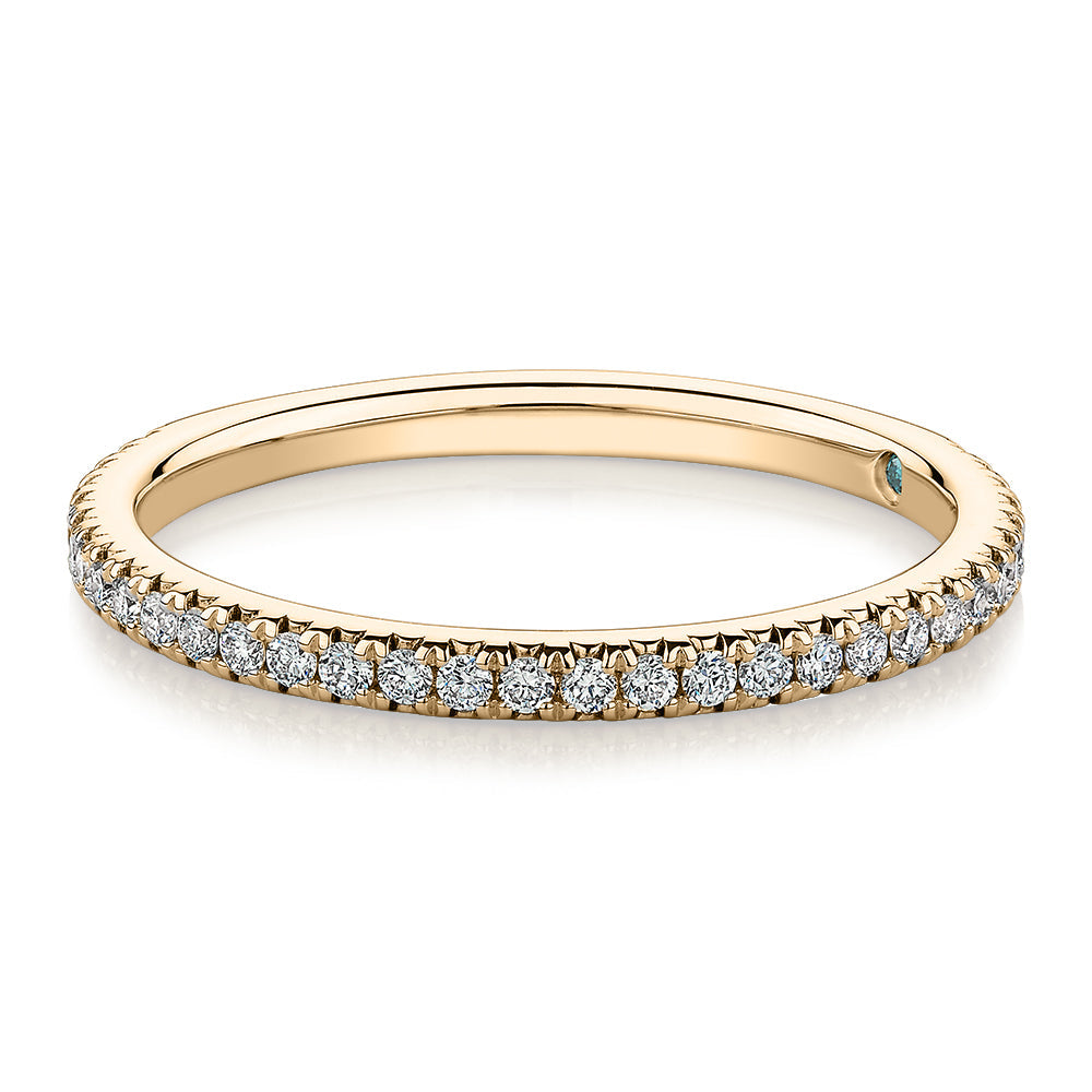 Premium Lab-Grown Diamond, 0.23 carat TW round brilliant wedding or eternity band in 14 carat yellow gold