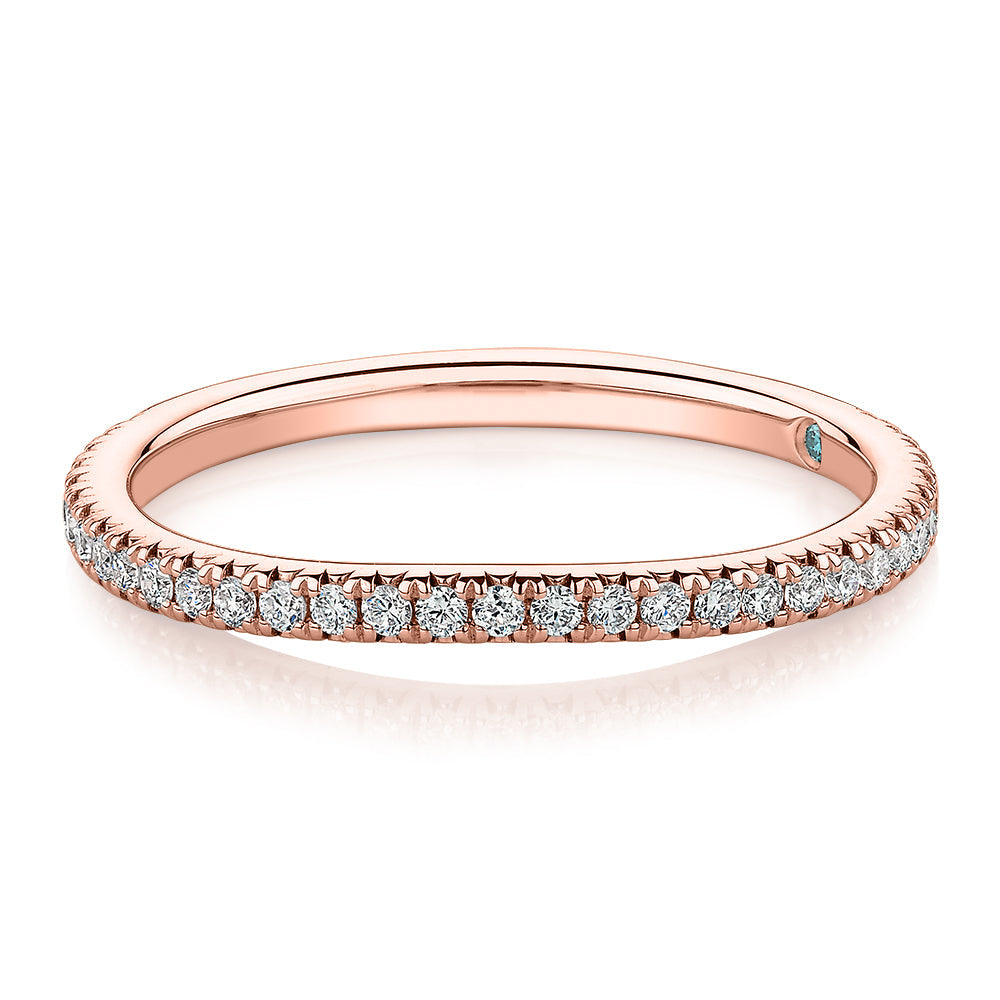 Premium Lab-Grown Diamond, 0.23 carat TW round brilliant curved wedding or eternity band in 14 carat rose gold
