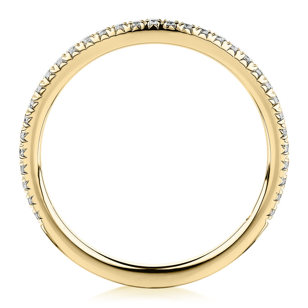 Premium Lab-Grown Diamond, 0.23 carat TW round brilliant curved wedding or eternity band in 14 carat yellow gold