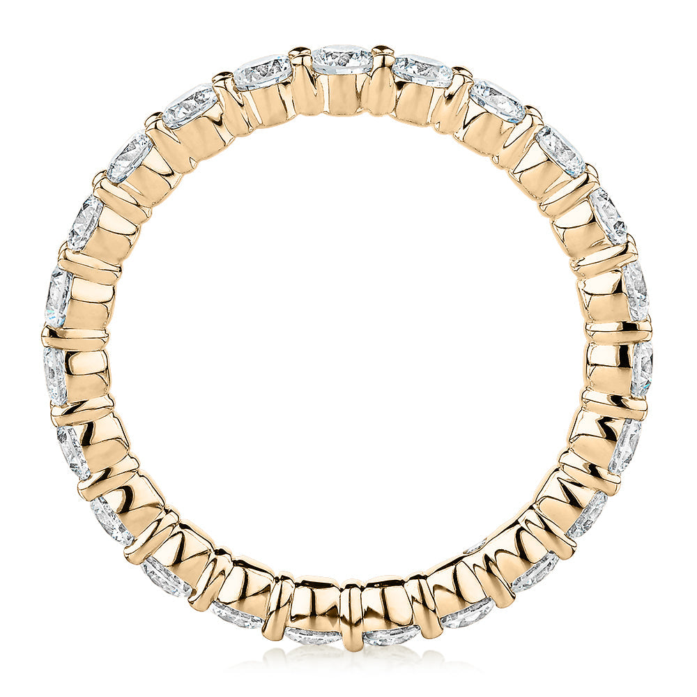 Premium Laboratory Created Diamond, 1.86 carat TW round brilliant all-rounder wedding or eternity band in 18 carat yellow gold